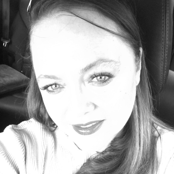 Meet your Posher, Nancy - Picture 2 of 2